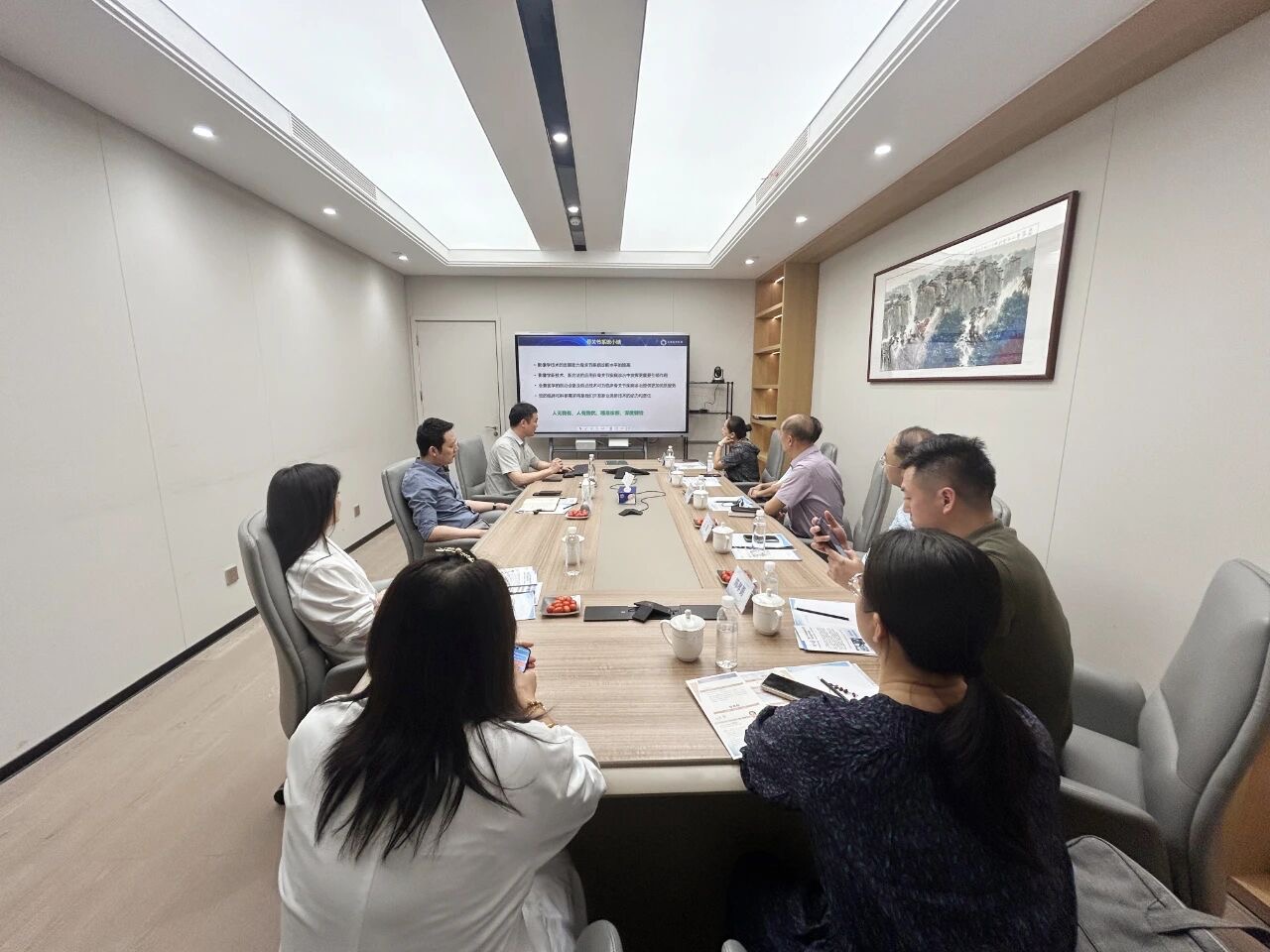 郑州中医骨伤医院领导莅临全景医学影像郑州中心考察交流